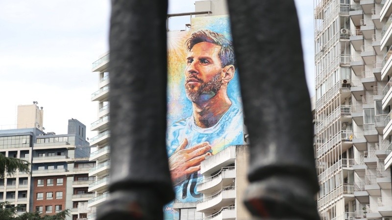 Así quedó terminado el mural de Messi en Rosario