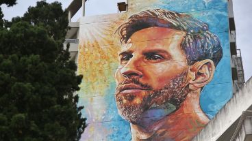Así quedó terminado el mural de Messi en Rosario