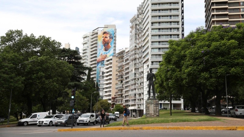 Así quedó terminado el mural de Messi en Rosario