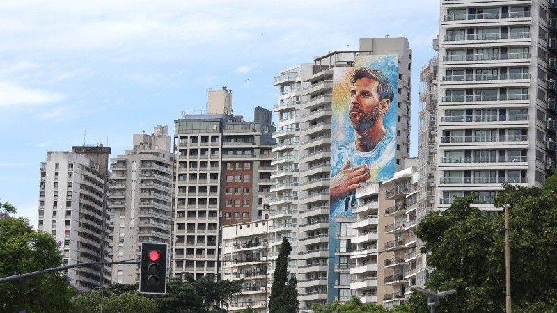 Así quedó terminado el mural de Messi en Rosario