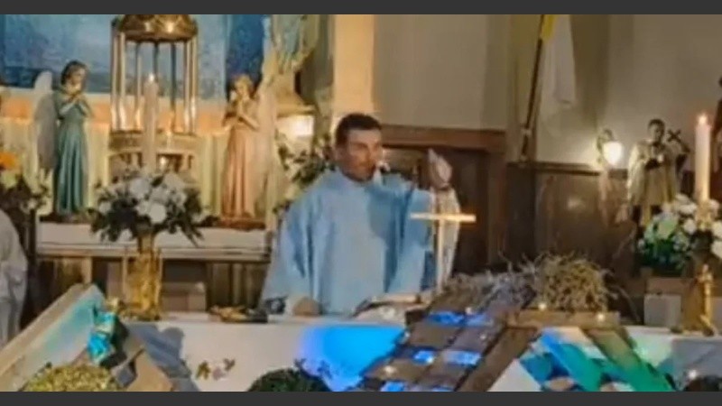 “En mi comunidad las puertas van a estar abiertas para todos, ¿Está claro? Para todos”, agregó.