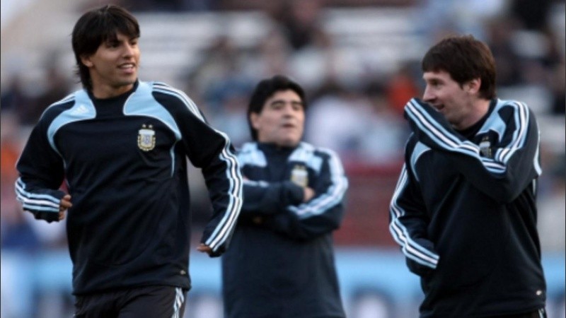 Sergui Aguero y Lionel Messi en la selección argentina, bajo la dirección técnica de Diego Maradona