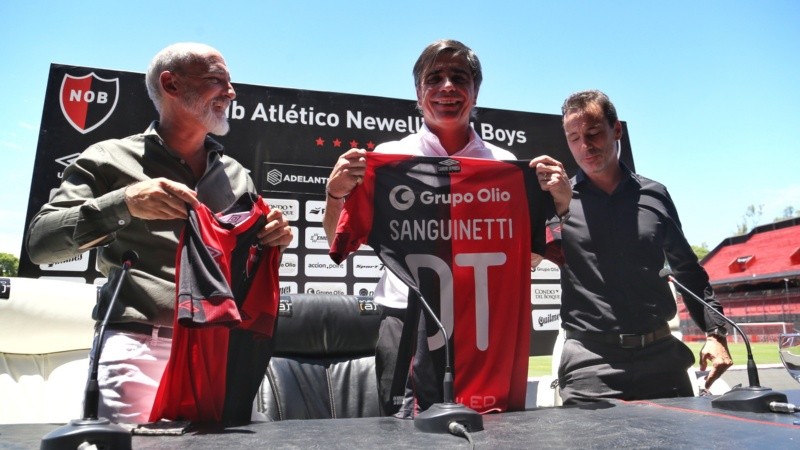 Sanguinetti y su presentación oficial en Newell's