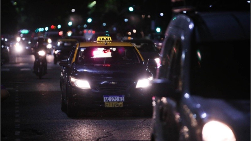 Los titulares de taxis venían reclamando una suba de la tarifa para poder mejorar el servicio.