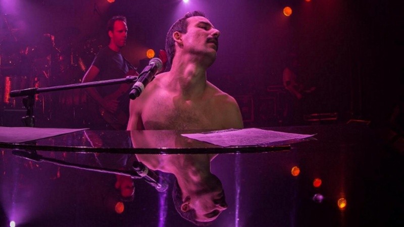 La revista Rolling Stone definió a Dios Salve a la Reina como “el mejor show Queen del mundo”,