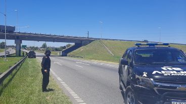 La policía trabajaba en el lugar del siniestro fatal