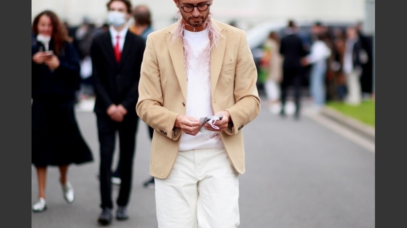 El jean blanco será uno de los favoritos más allá de la época del año