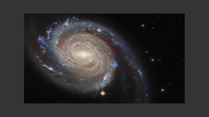 Se cree que el fenómeno fue causado por la atracción gravitacional entre las dos galaxias. 