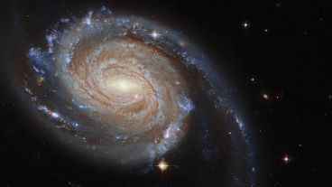 Se cree que el fenómeno fue causado por la atracción gravitacional entre las dos galaxias.