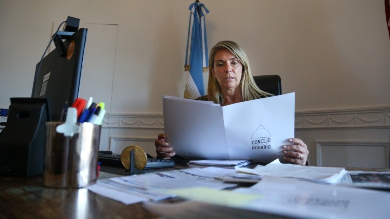 Schmuck asumió la intendencia por la licencia de Javkin