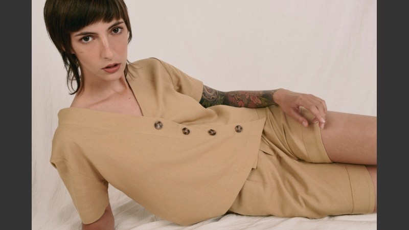 Las telas y colores acompañan la moción de la versatilidad