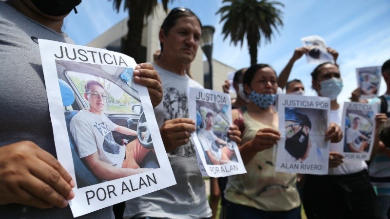 La familia de Alan Rivero reclamó Justicia por la muerte del joven. 