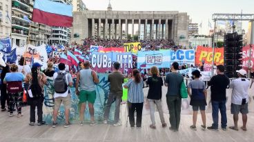 Las organizaciones recorrieron el centro de la ciudad y cerraron con un acto en el Monumento.