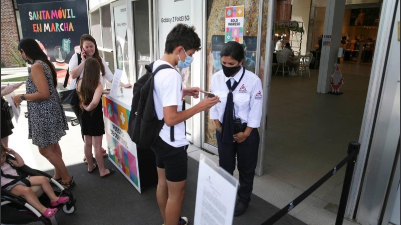 Sobre el pase sanitario, Subirá remarcó que “es una herramienta para seguir fomentando la vacunación