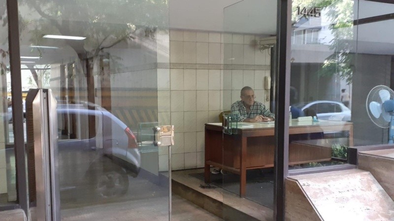 “Se reían diciendo que habían ingresado en un baúl”, contó el encargado de seguridad del edificio.