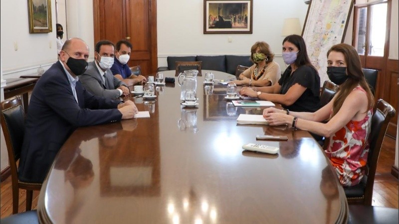 Perotti en una reunión clave por la hidrovía