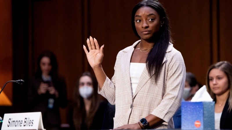  También deberán otorgar puestos en comisiones directivas a parte de las sobrevivientes del abuso de Nassar.