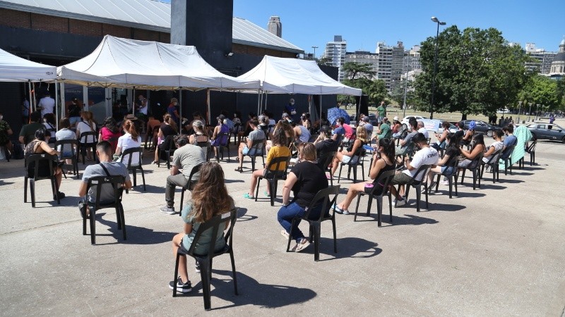 Se desconoce si predomina la variante Delta u Ómicron. 