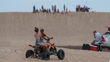 El hecho ocurrió en los médanos de Pinamar.