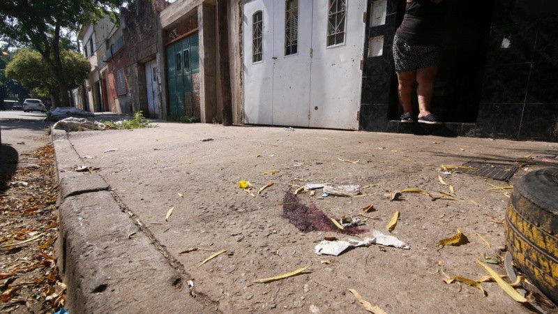 En la cortada Iberia a metros de Chacabuco fue el lugar donde se produjo la balacera que hirió a una nena de 2 años. 