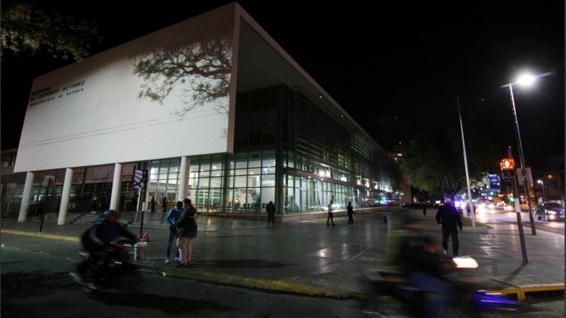 El joven fue derivado al Heca durante la madrugada.