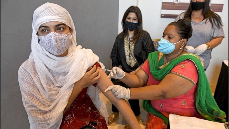India ya registró más de 1.500 casos de coronavirus de la variante Ómicron.