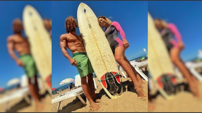 Flor Vigna y Luciano Castro en la playa.