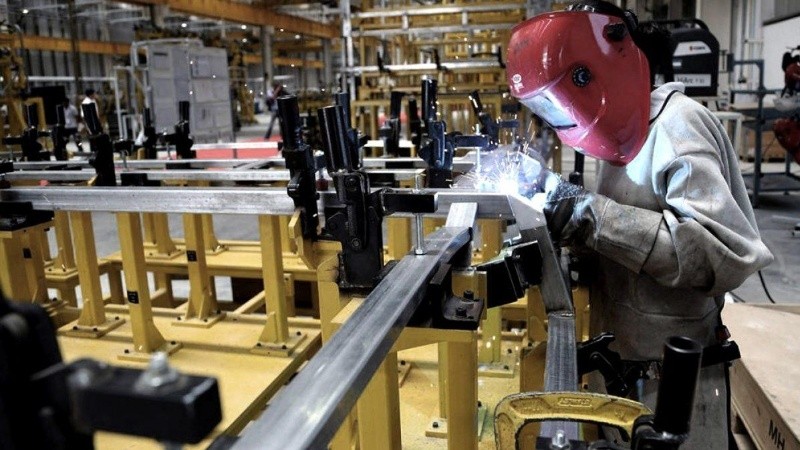 El ausentismo por los trabajadores aislados ya es del 20% en las metalúrgicas 