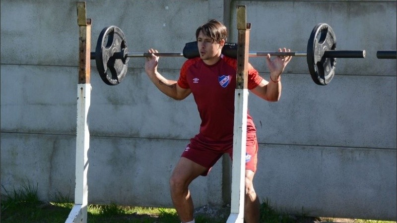 Armando Méndez tiene 25 años y juega en Nacional.