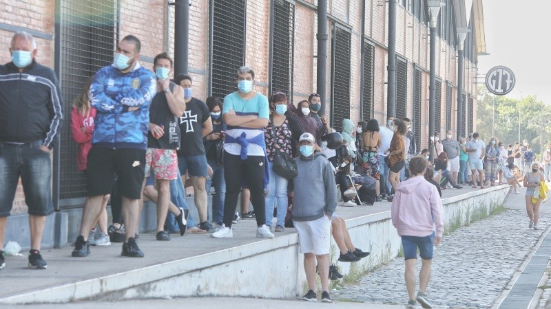 La fila para ingresar al Galpón es mucho menor a la de días atrás.