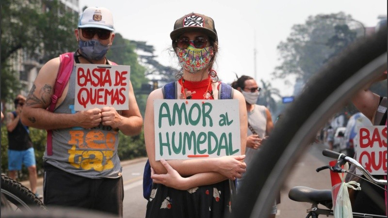 Reclamo en una de las marchas para pedir los humedales.