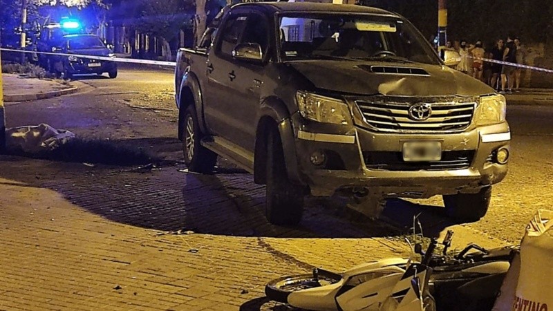 La camioneta quedó en el lugar mientras intervenía la Policía.