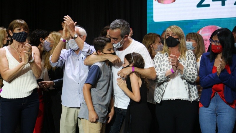 Mensajes de apoyo para el intendente después de su anuncio