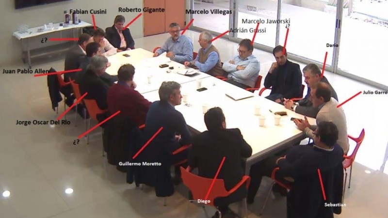La mesa judicial con espías de la AFI, funcionarios de Cambiemos y empresarios.