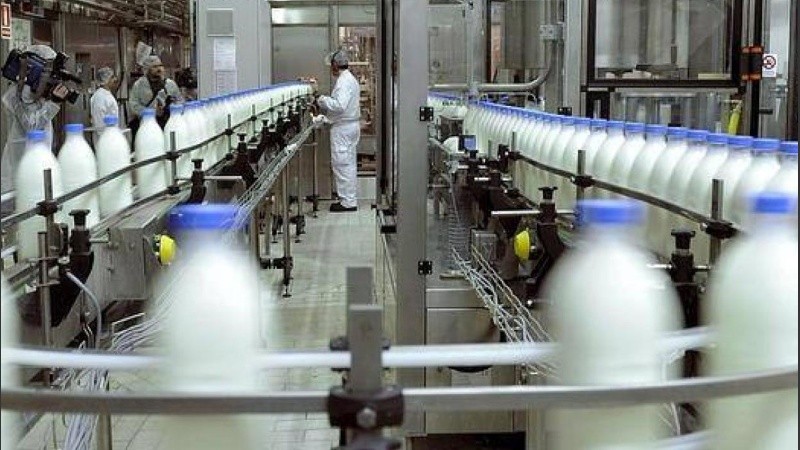 La Unión Industrial Argentina se sumó al pedido de racionalización del consumo que hizo el gobierno nacional.