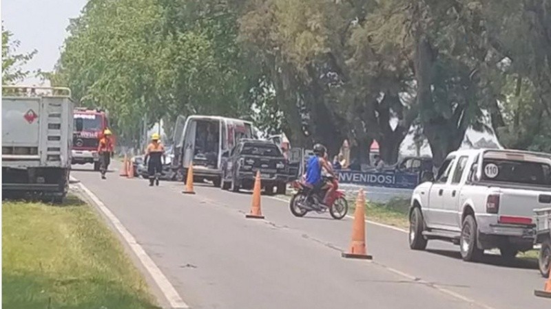 Uno de los conductores tuvo ser rescatado por los bomberos. Solo sufrió heridas leves.
