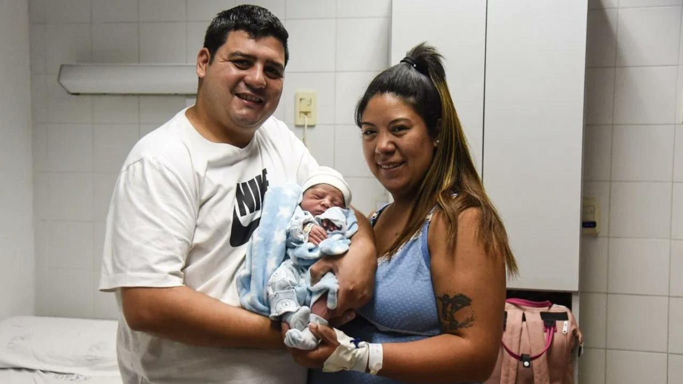 ¿Tiene razón el Papa?: cada vez hay menos nacimientos en Santa Fe y en 2021 se rompió un piso histórico