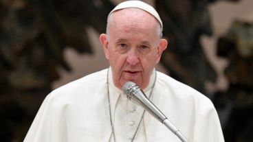A fines de 2020, el Papa suspendió algunas actividades por una "dolorosa ciática" .