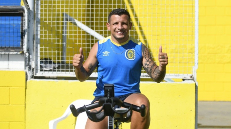 Emiliano Vecchio decidió vacunarse y Central se saca un problema de encima.