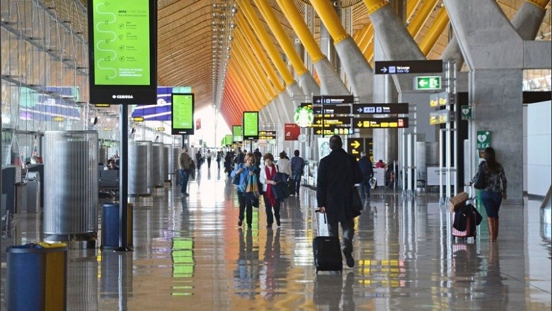 España dispuso tres nuevos requisitos para los viajeros argentinos que quieran ingresar a ese país.