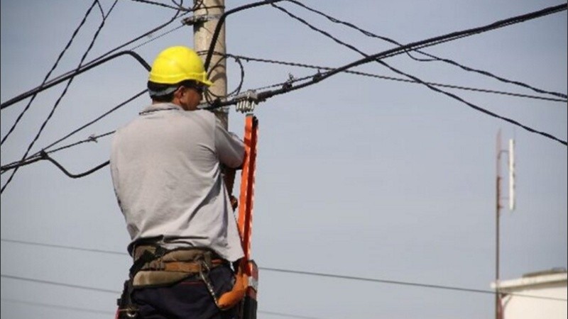 El robo de cables se repite en distintos barrios de la ciudad de Rosario.
