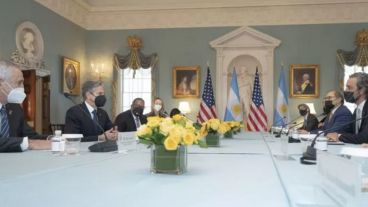 El encuentro se llevó a cabo en el Salón Thomas Jefferson y participaron además de Blinken y Cafiero, el embajador ante Estados Unidos, Jorge Argüello y su par en Argentina, Marc Stanley.