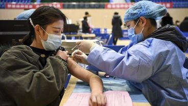 Piden a los ciudadanos reducir pedidos y compras a "países y regiones con alto riesgo de covid".