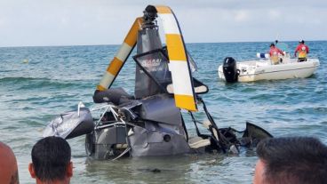 El aterrizaje forzoso se produjo cerca de la playa.
