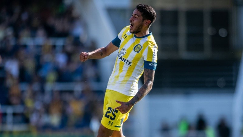 Emmanuel Ojeda marcó su último gol ante Atlético Tucumán en el torneo pasado.