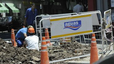 Assa abastece de agua al 63% de los santafesinos. Hay más de 500 mil personas en a provincia sin agua potable.