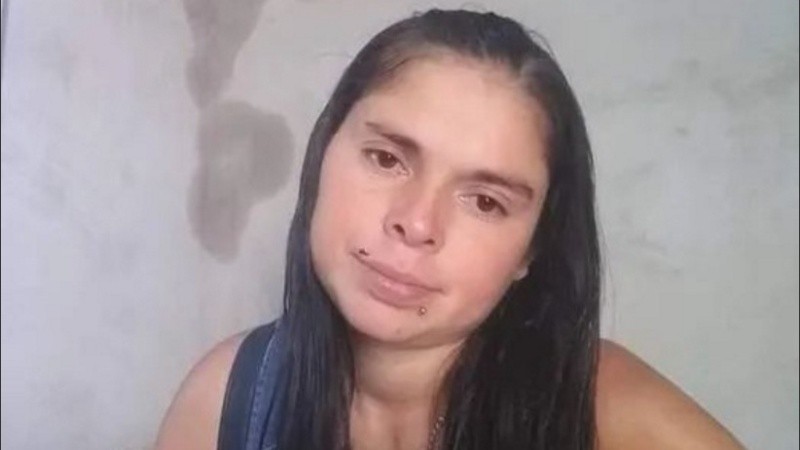 La joven de 29 años fue asesinada de múltiples puntazos.