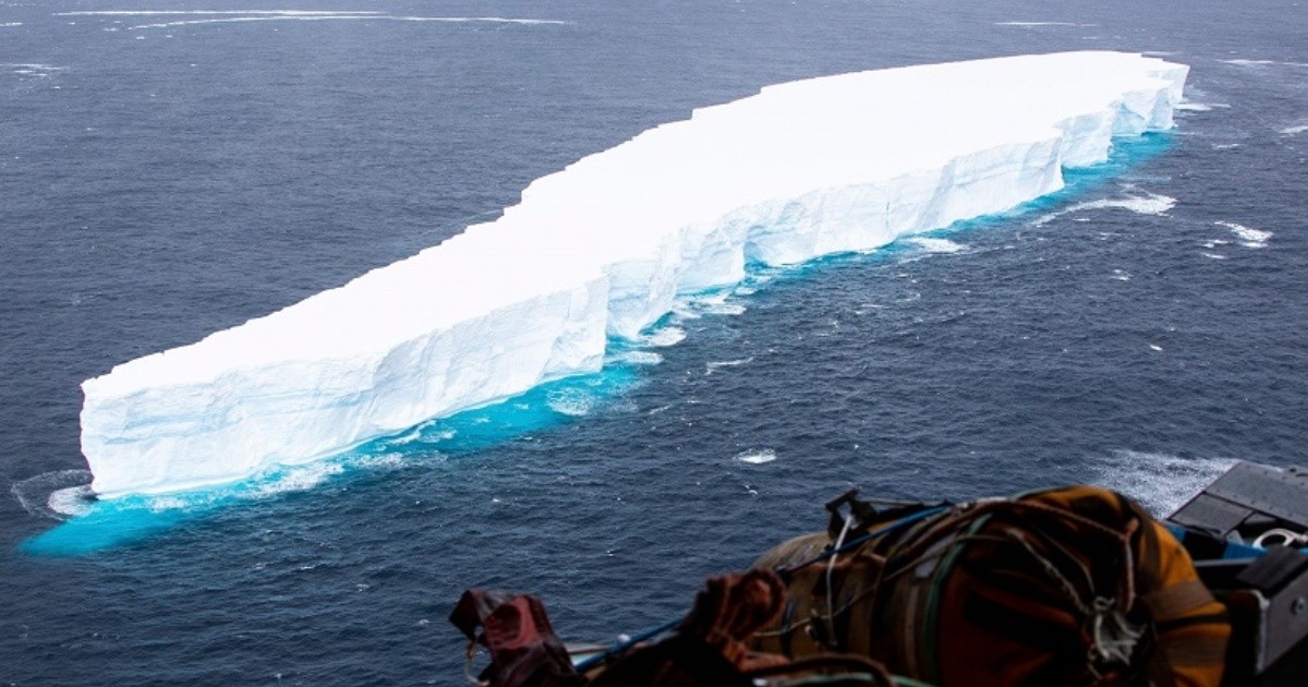 El impacto de un iceberg gigante que se derritió en el océano genera ...