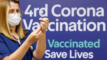 Israel ya está inoculando una cuarta dosis a los mayores de 60 años.