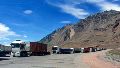 Más de 3 mil camiones varados en la frontera por un cambio en los protocolos sanitarios de Chile